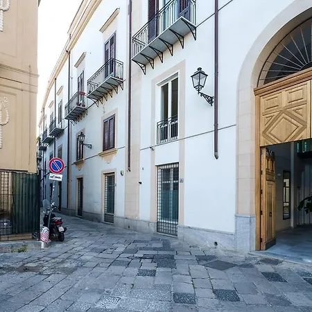 Gran Cancelliere With Parking Bed & Breakfast Palermo